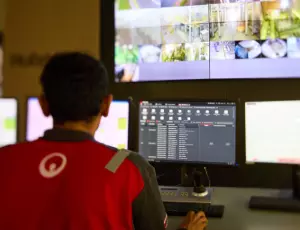 Veolia operative managing resources using Hubgrade