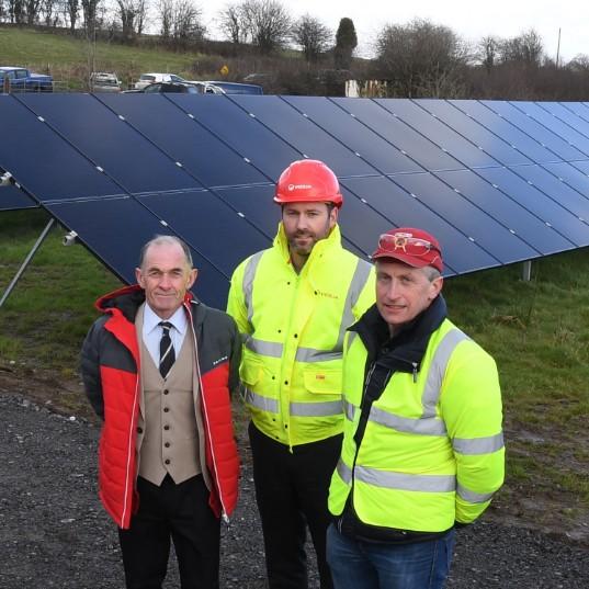 Martin Beirne, Polecat Springs, pictured with Veolia's Cormac Nevin and Sean Monaghan